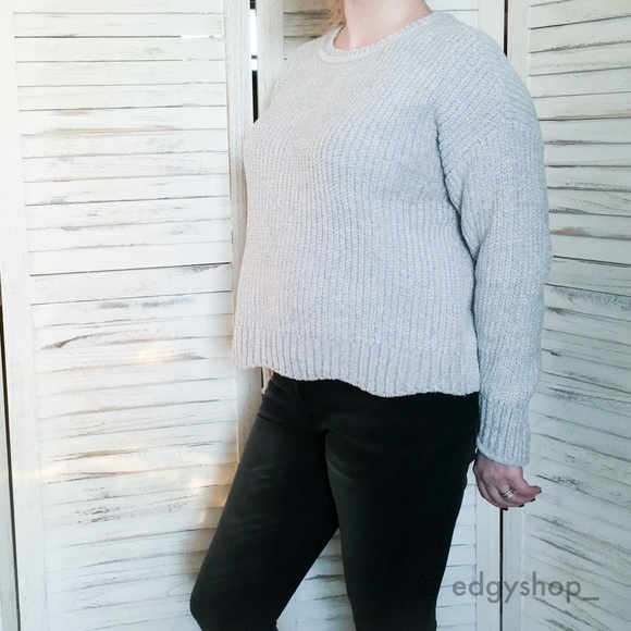 89th & Madison | Scalloped Hem Chenille Sweater - Picture 3 of 6
